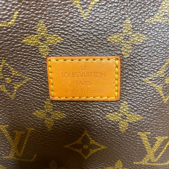 LOUIS VUITTON Saumur 35 Monogram Messenger Shoulder Bag - Picture 12 of 12